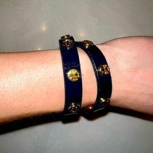 Tory Burch Logo Stud wrap bracelet